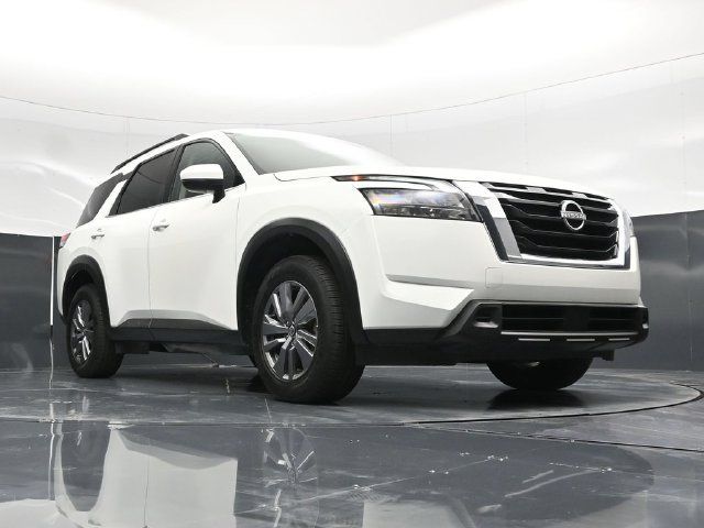 Used 2025 Nissan Pathfinder SV FWD image 57