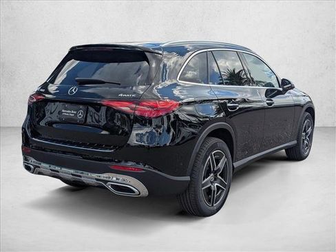 Used 2026 Mercedes-Benz GLC 300 4MATIC image 2