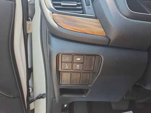 Used 2018 Honda CR-V Touring image 28