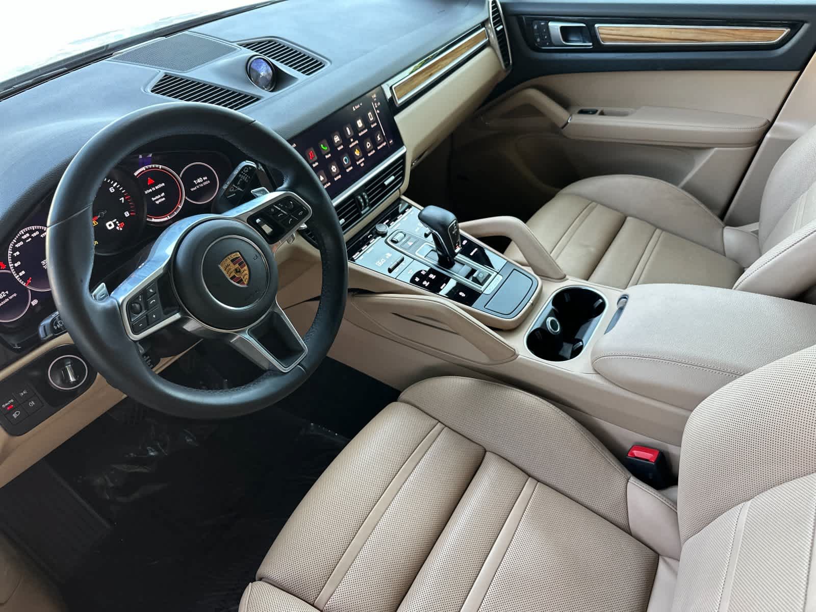 Used 2022 Porsche Cayenne Platinum Edition AWD/4WD image 4