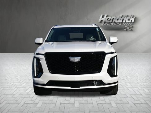 Used 2025 Cadillac Escalade Sport Platinum w/ LPO, ONYX Package image 7