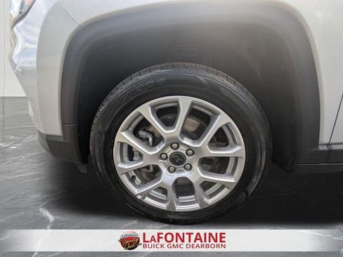 Used 2025 Jeep Compass Limited AWD/4WD image 32