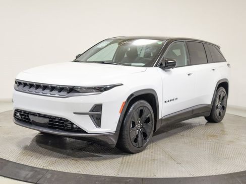 Used 2024 Jeep Wagoneer Launch Edition image 3