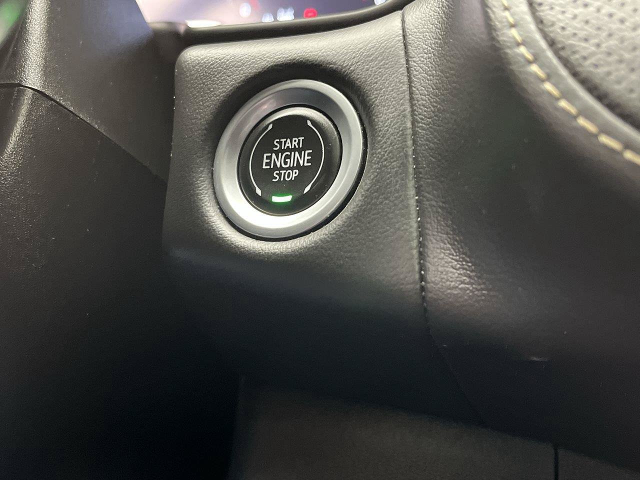 Certified 2022 GMC Yukon XL SLT AWD/4WD image 25