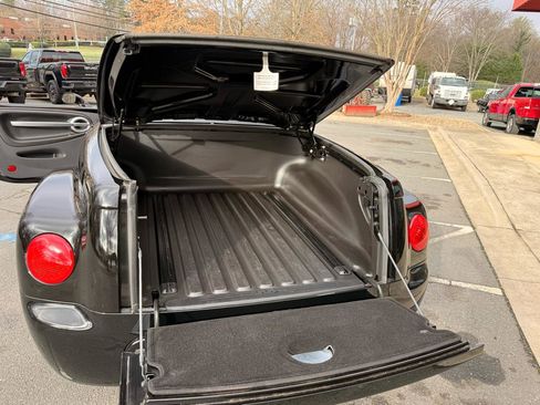 Used 2003 Chevrolet SSR w/ Preferred Equipment Group image 8