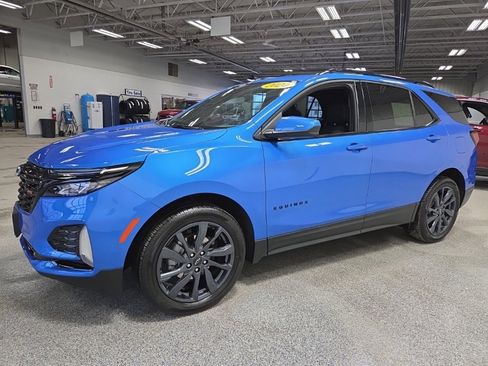 Used 2024 Chevrolet Equinox RS image 3