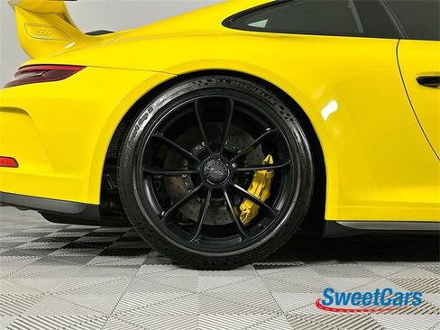 Used 2018 Porsche 911 GT3 w/ Sport Chrono Package image 40