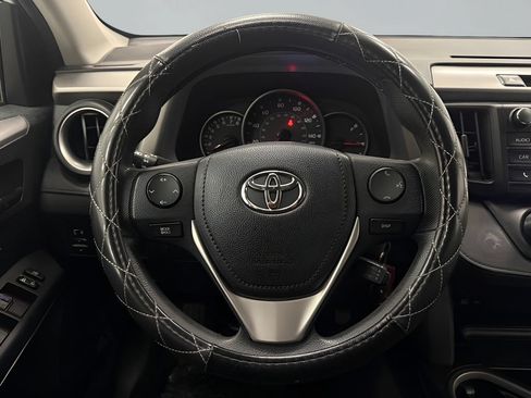 Used 2016 Toyota RAV4 LE FWD image 16