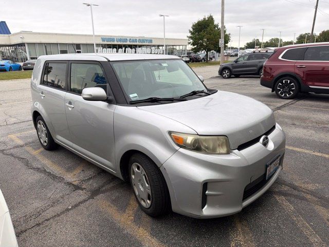 Used 2012 Scion xB FWD image 1