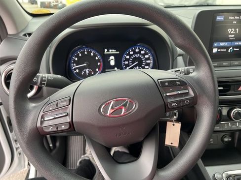 Used 2023 Hyundai Kona SE image 14