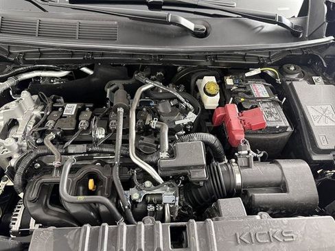 New 2025 Nissan Kicks SR image 9