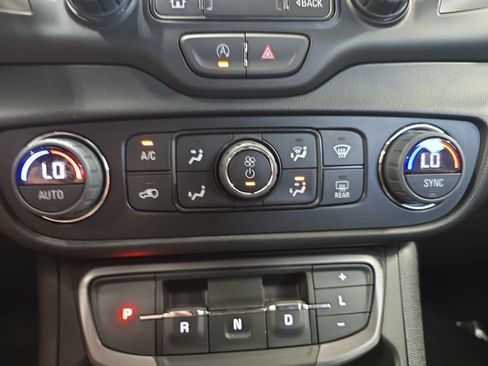 Certified 2024 GMC Terrain AT4 w/ Infotainment Package II AWD/4WD image 21