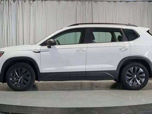 Used 2022 Volkswagen Taos S AWD/4WD image 6