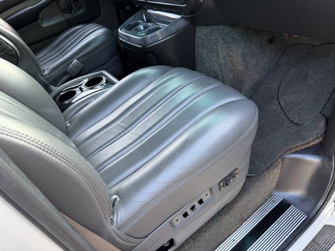 Used 2013 GMC Savana 1500 RWD image 12