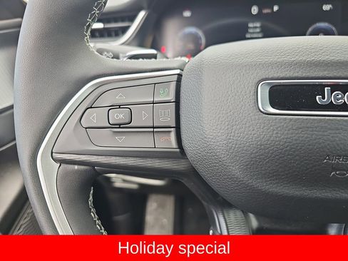 New 2025 Jeep Grand Cherokee Laredo w/ Luxury Tech Group I image 17