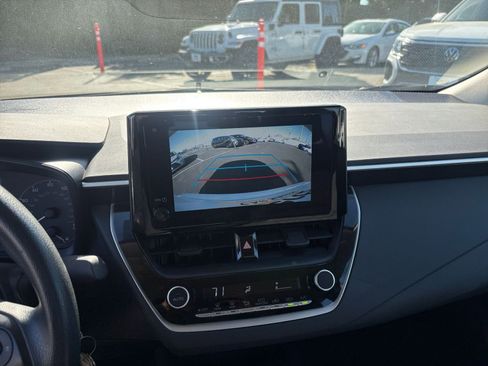 Used 2025 Toyota Corolla LE image 22