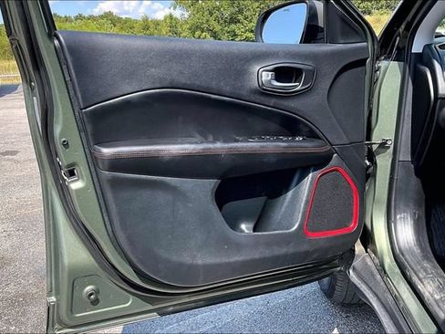 Used 2019 Jeep Compass Trailhawk w/ Leather Interior Group AWD/4WD image 20