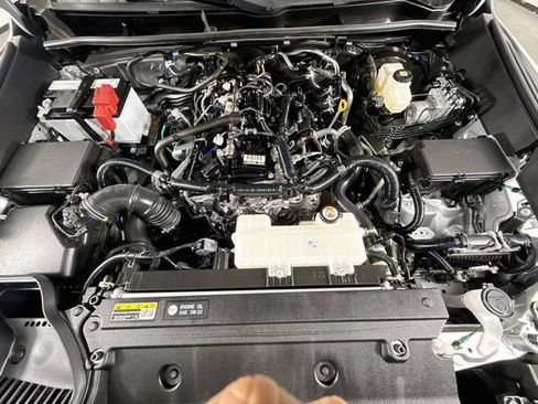 Certified 2025 Toyota 4Runner SR5 AWD/4WD image 30