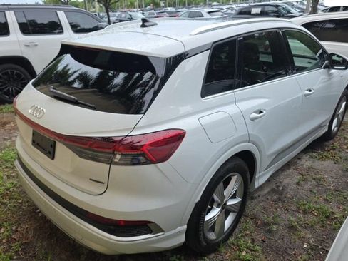 Used 2024 Audi Q4 e-tron Premium Plus w/ Premium Plus AWD/4WD image 4