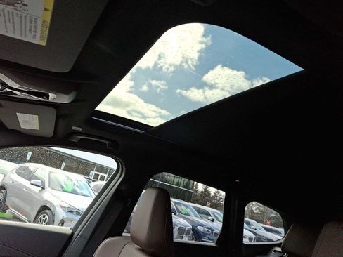 Used 2025 BMW X1 xDrive28i w/ Technology Package image 15