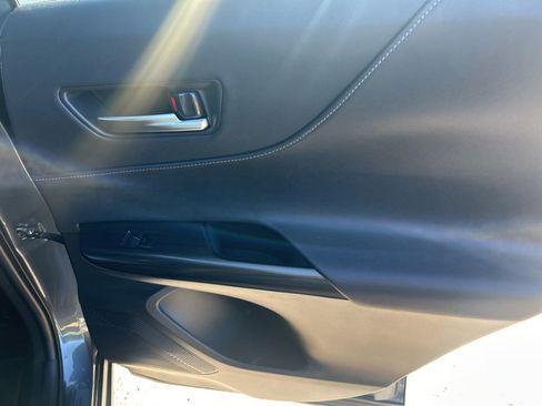 Used 2021 Toyota Venza Limited w/ Carpet Mat Package (TMS) image 24