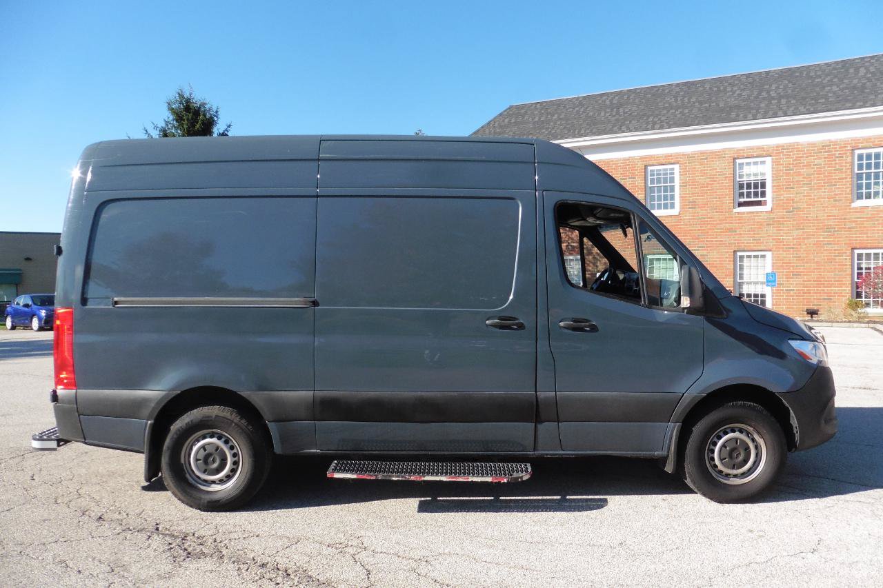 Used 2019 Mercedes-Benz Sprinter 144 image 30