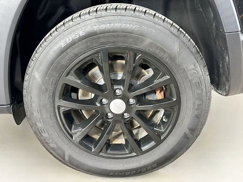 Used 2022 Jeep Cherokee Latitude Lux w/ Sun & Sound Group image 8