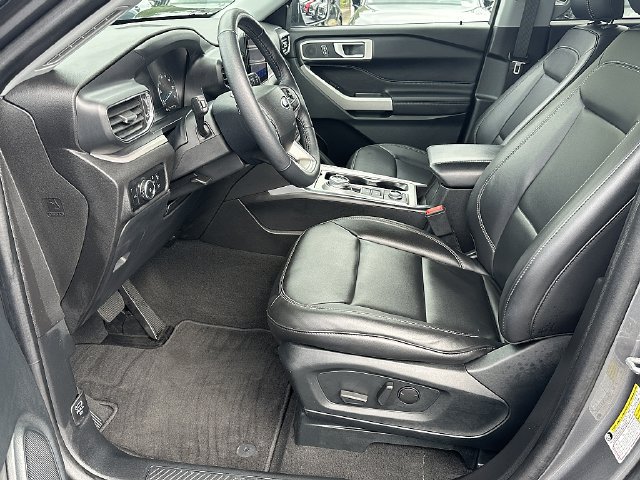 Used 2023 Ford Explorer XLT w/ Equipment Group 202A AWD/4WD image 20