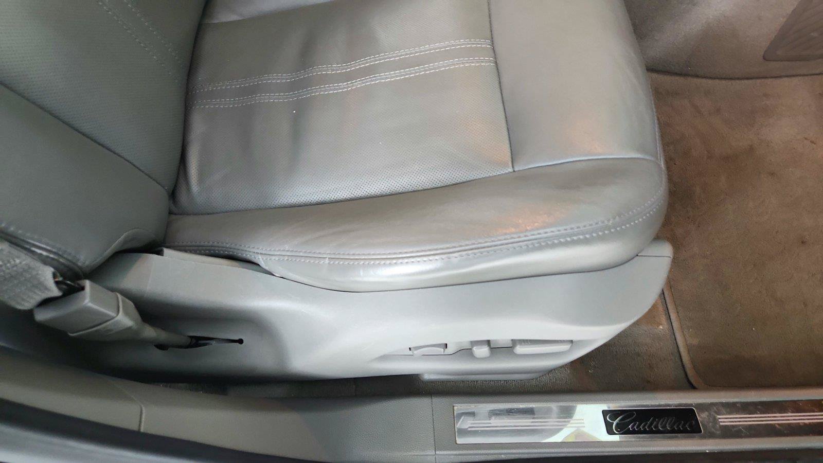 Used 2011 Cadillac SRX Luxury FWD image 26