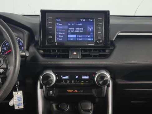 Used 2021 Toyota RAV4 LE image 22