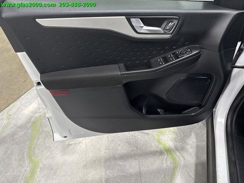 Used 2020 Ford Escape SE Sport image 25