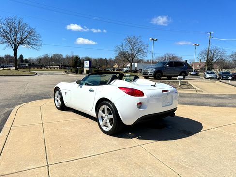 Used 2009 Pontiac Solstice Convertible w/ Premium Package image 12