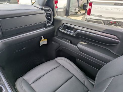 Used 2024 Chevrolet Silverado 2500 LTZ w/ LTZ Plus Package image 18