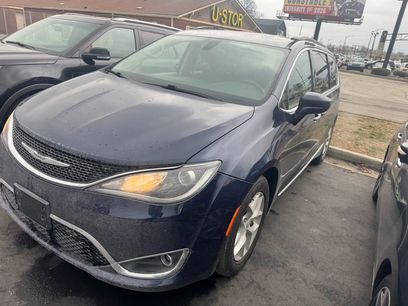 Used 2017 Chrysler Pacifica Touring-L w/ Tire & Wheel Group