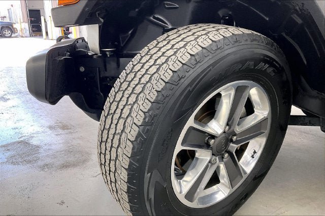 Used 2021 Jeep Wrangler Unlimited Sahara AWD/4WD image 33