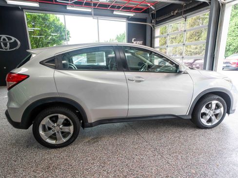 Used 2016 Honda HR-V LX image 4