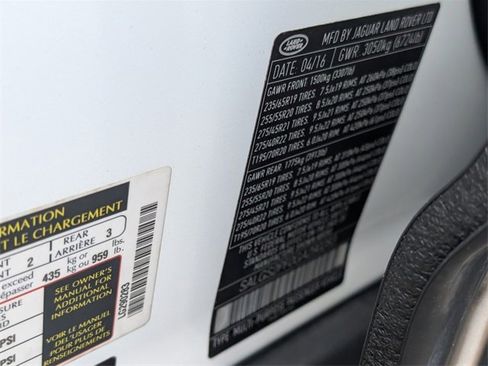 Used 2016 Land Rover Range Rover HSE image 38