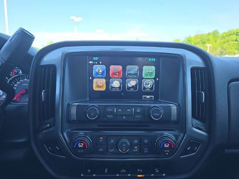 Used 2018 Chevrolet Silverado 1500 LT w/ All Star Edition AWD/4WD image 32