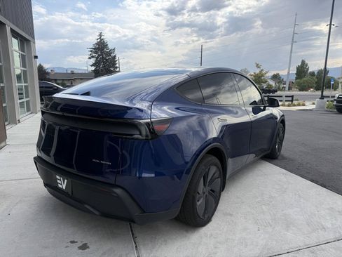 Used 2026 Tesla Model Y Long Range AWD/4WD image 8