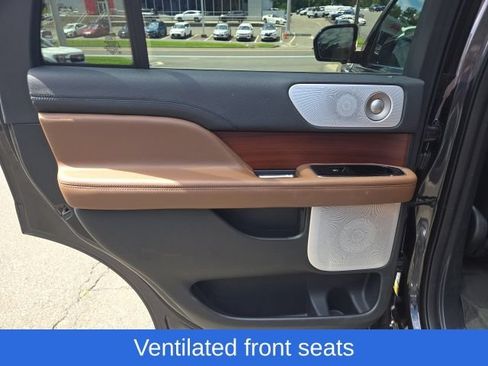 Used 2023 Lincoln Navigator Reserve AWD/4WD image 39
