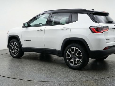 Used 2025 Jeep Compass Trailhawk AWD/4WD image 6