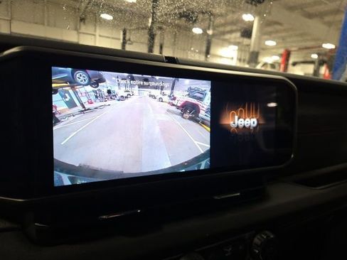 Used 2026 Jeep Wrangler Unlimited Rubicon image 16