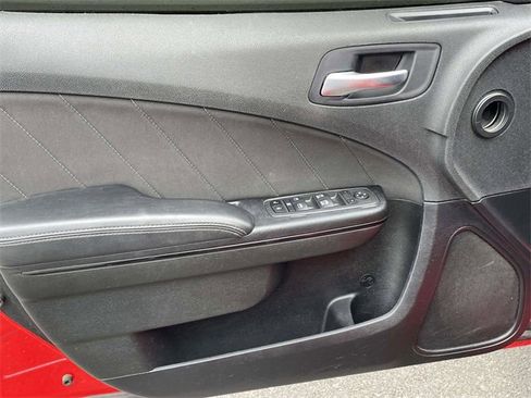 Used 2022 Dodge Charger SXT w/ Blacktop Package image 9