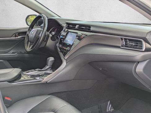 Used 2018 Toyota Camry XSE image 29