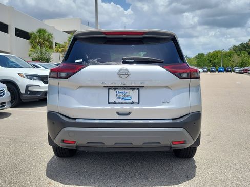 Used 2023 Nissan Rogue SV FWD image 6