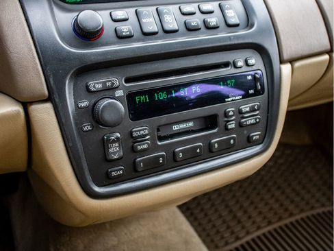 Used 2005 Cadillac De Ville w/ Equipment Group image 35