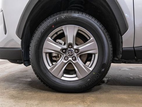 Used 2024 Toyota RAV4 XLE AWD/4WD image 11