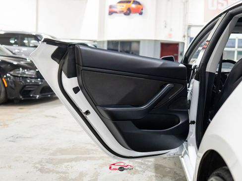 Used 2019 Tesla Model 3 Standard Range Plus image 38