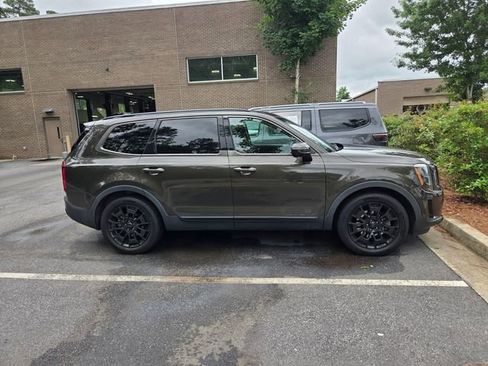 Used 2021 Kia Telluride SX w/ Nightfall Edition Package AWD/4WD image 2