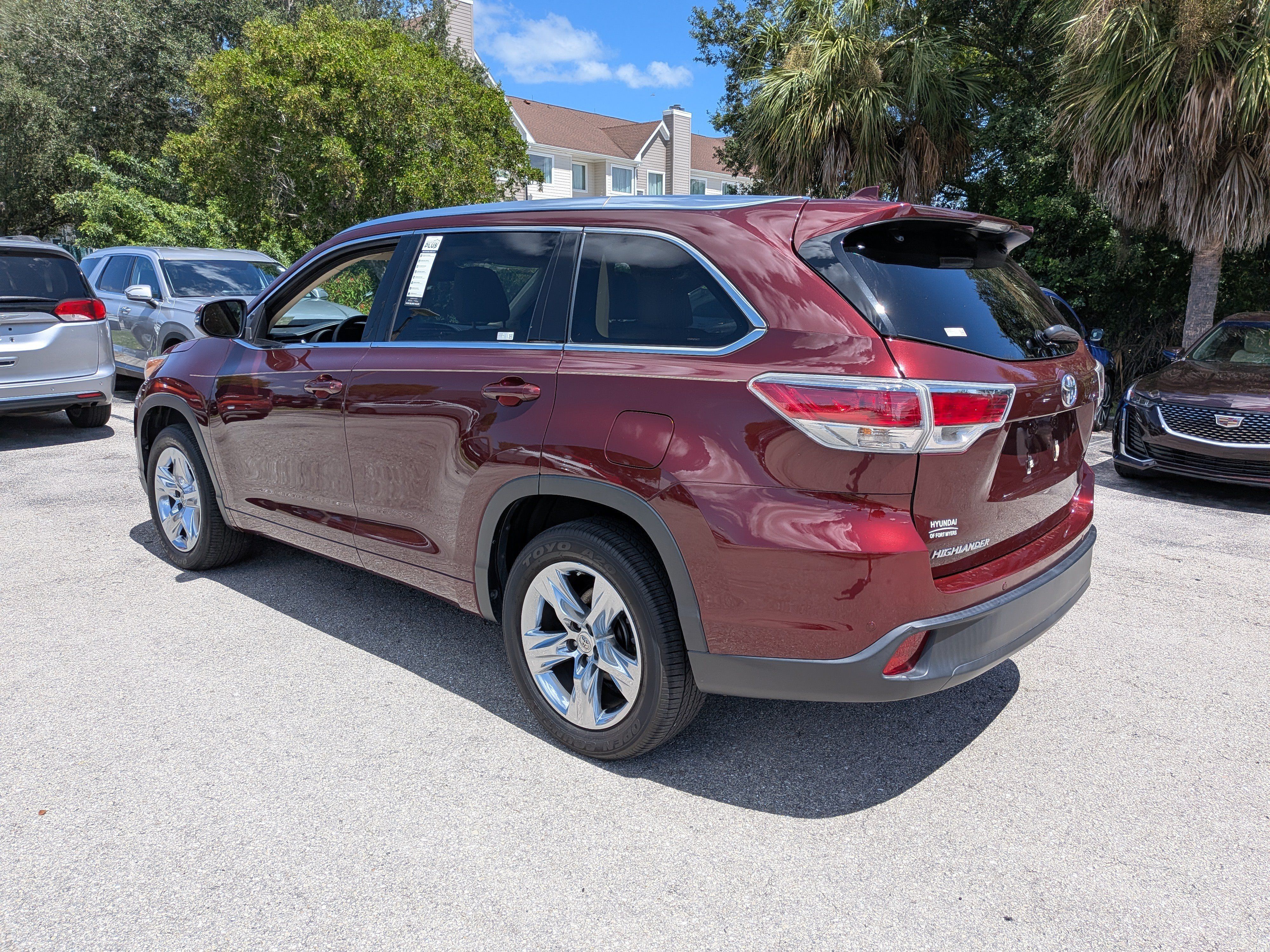 Used 2015 Toyota Highlander Limited w/ Driver Technology Package FWD image 6